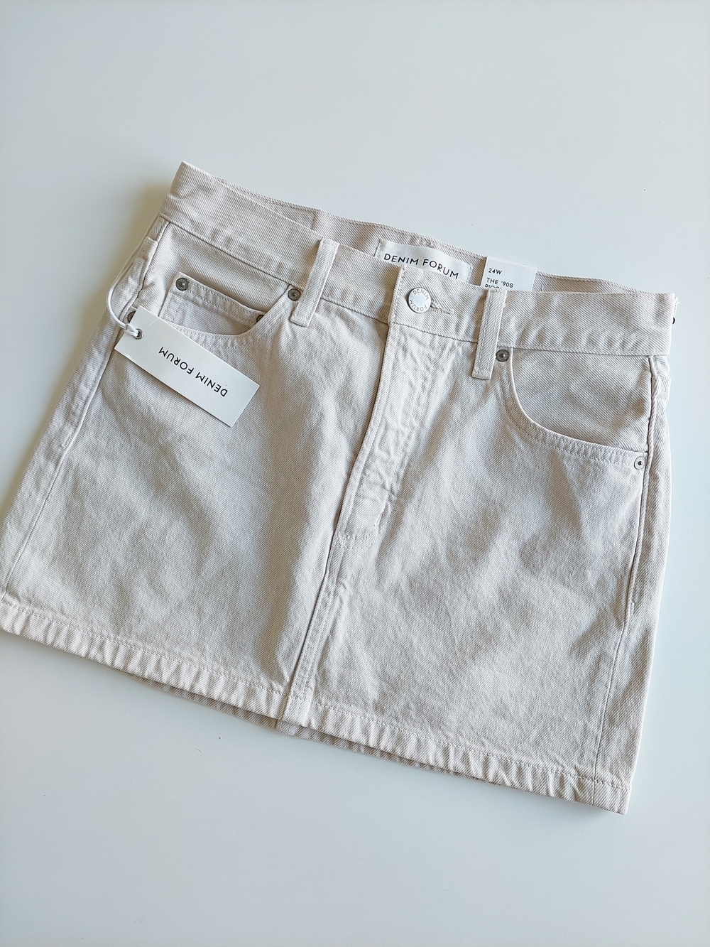 Aritzia Denim Forum The '90s Ricci Denim Skirt Cream Mini Short Size 24 XS NWT
